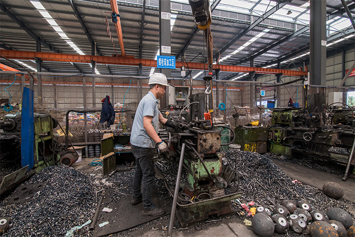 阜康网架配件-螺栓球加工车间